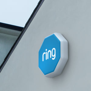 Gemoedsrust — zowel binnen als buiten — met de buitensirene van Ring Alarm.