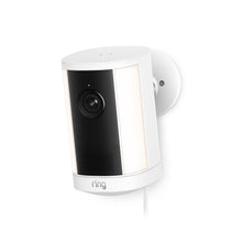 Ring Spotlight Camera Plus Plug-in wit met verstelbare montagebeugel op neutrale achtergrond